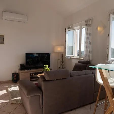 Two-bedroom Niki Near