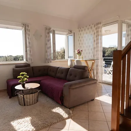 Appartement Two-bedroom Niki Near